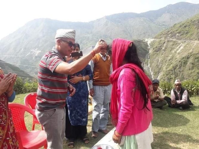 दार्चुला दुहु गाउपालिका नेकपामा पहिरो सयौ नेताकार्यकर्ता कांग्रेस प्रवेश....