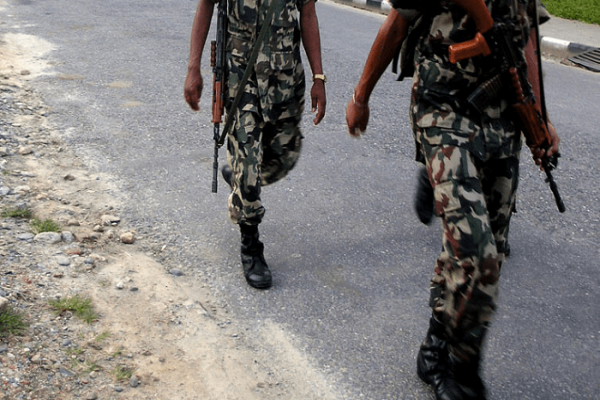 दार्चुलामा समुदायस्तरमा कोरोना फैलिएपछि बजार बन्द गराउन सेना परिचालन