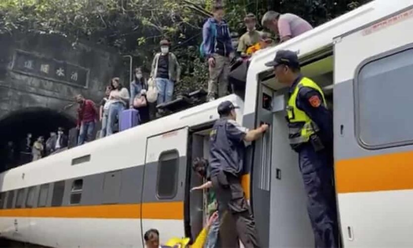 ताइवान रेल दुर्घटनामा दर्जनौंको मृत्यु