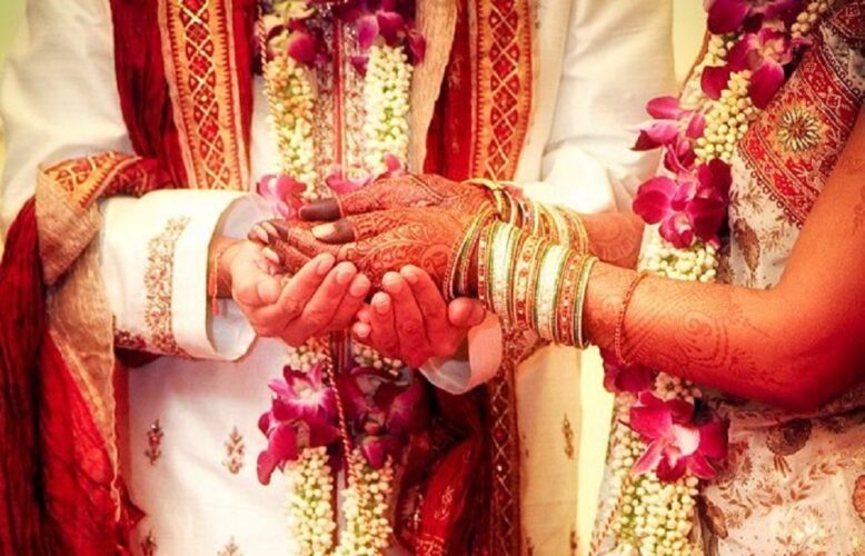 एउटै दुलहीलाई लिन २ दुलाहा पुगेपछि हंगामा