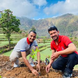 डोटीमा अन्तर्राष्ट्रिय जंगल दिवसको अवसरमा १ हजार बिरुवा काे वृक्षरोपण गरियाे