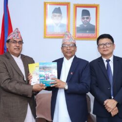 गण्डकी प्रदेश प्रमुखसमक्ष मुख्य न्यायाधिवक्ताको प्रतिवेदन पेस